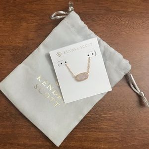 Kendra Scott necklace